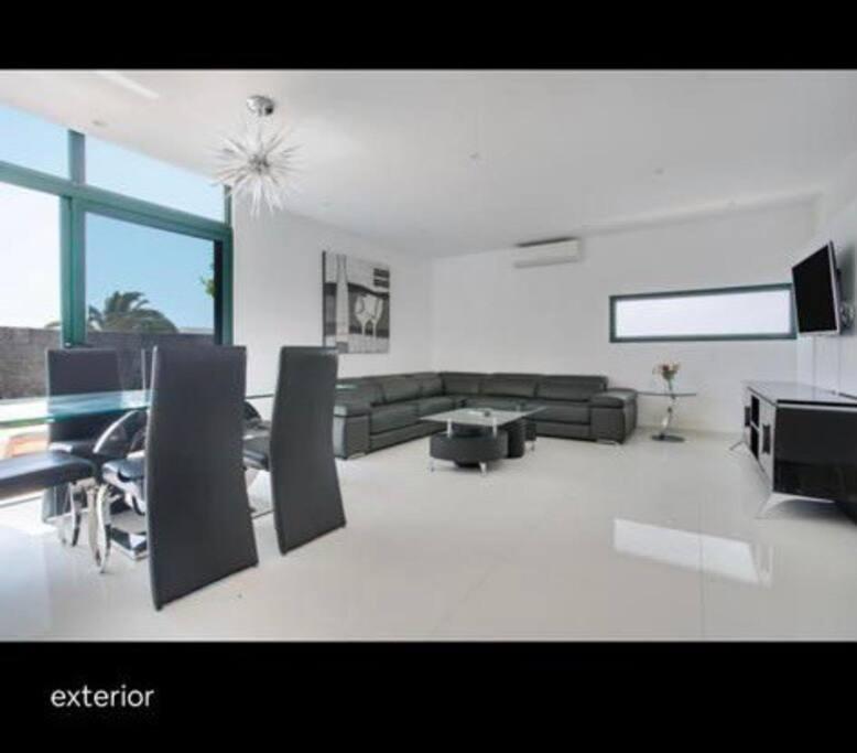 Spacious Private Villa & Private Heated Pool - Villa Sunshine Costa Teguise Extérieur photo