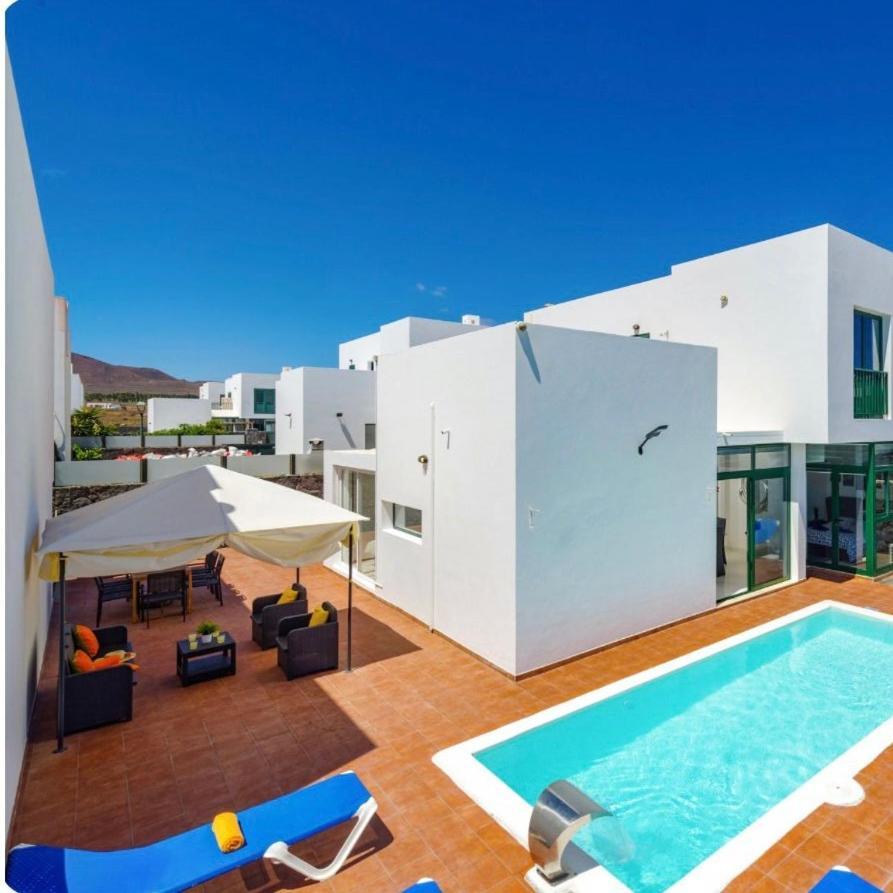 Spacious Private Villa & Private Heated Pool - Villa Sunshine Costa Teguise Extérieur photo